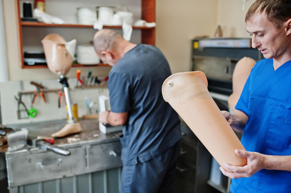 Tips for Maximizing Comfort With Professional Prosthetic Services